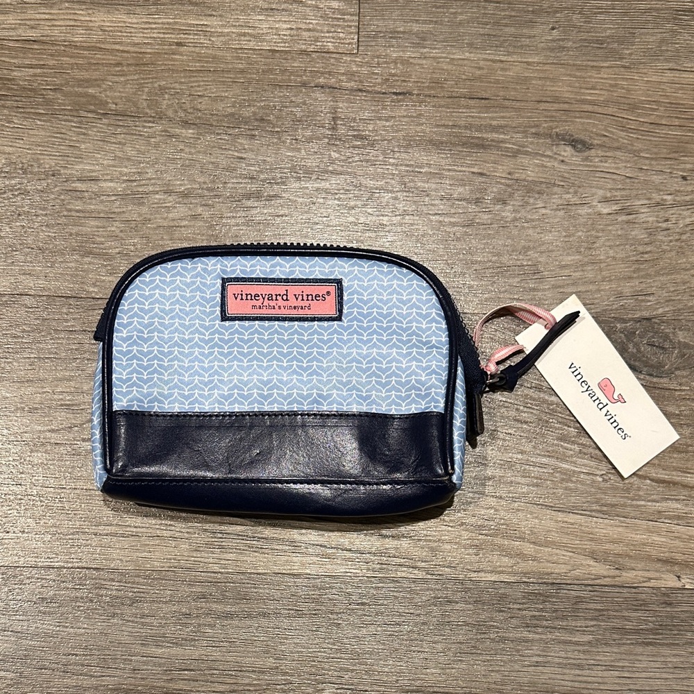 Vineyard Vines Light Blue and Dark Blue Pouch